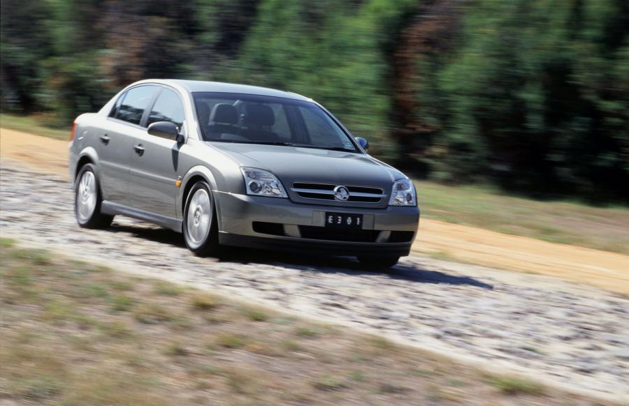  Holden Vectra 2004 года  (фото 13 из 26)